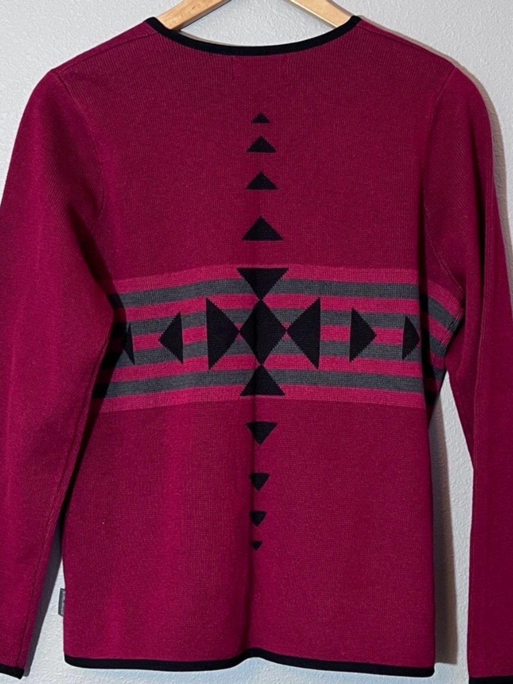 Woolrich Women's Magenta Zip-Front Aztec Western Knit Cardigan Sz M - Picture 6 of 7